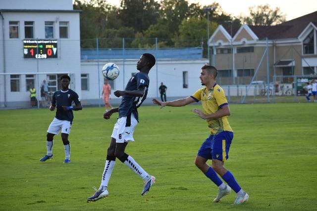 Korai g�l d�nt�tt, veres�get szenvedett P�p�n a ZTE FC II.
