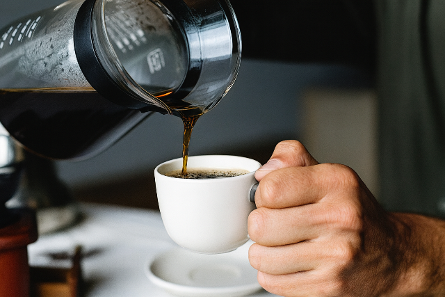 Minden harmadik fogyasztó rendszeresen iszik koffeinmentes kávét egy elemzés szerint Minden harmadik fogyasztó rendszeresen iszik koffeinmentes kávét egy elemzés szerint
