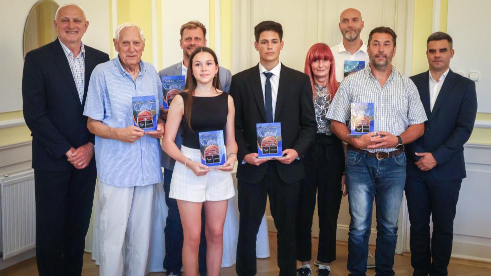 A szezon legjobbjait d�jazta a megyei kos�rlabda sz�vets�g
