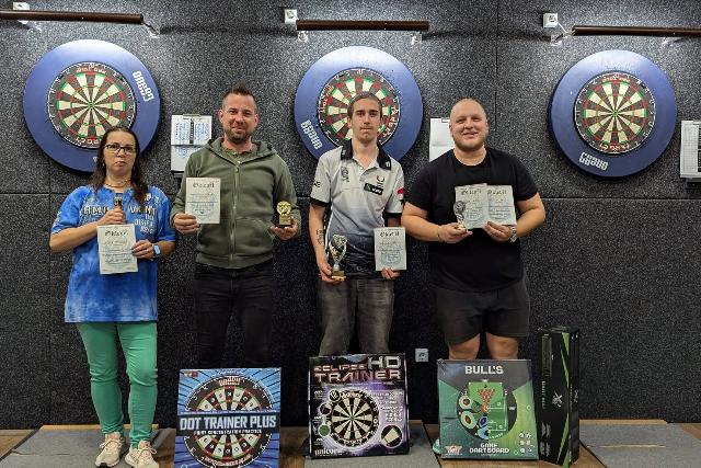 Klnleges versenyt rendezett a Zalaegerszegi Darts Egyeslet oktber 23-n