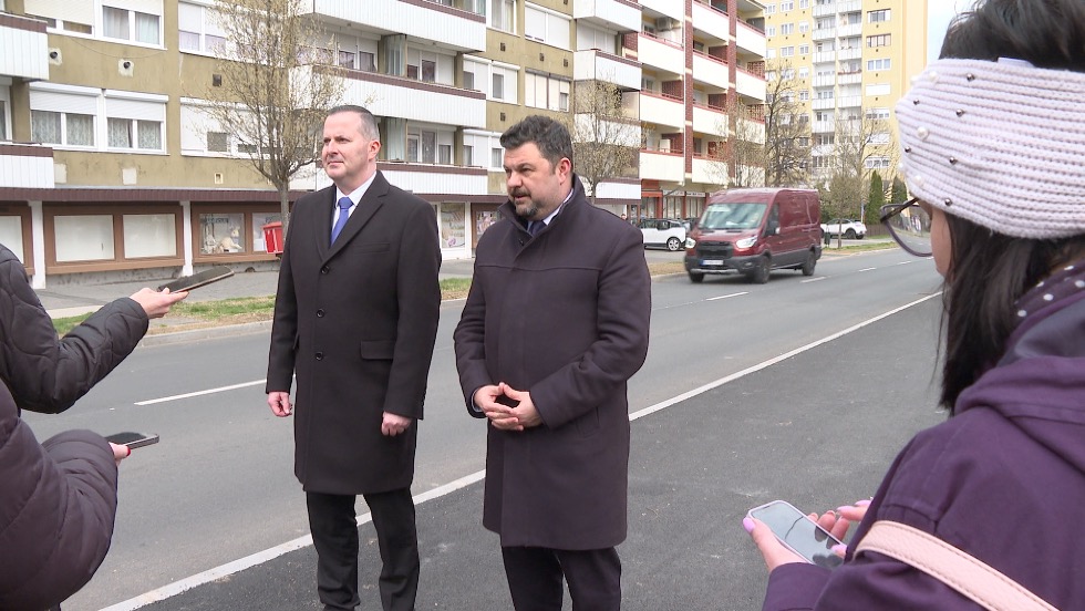 Befejeződött a Berzsenyi utca felújítása Befejeződött a Berzsenyi utca felújítása