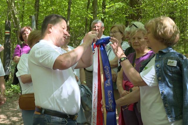 Staf�tav�lt�s az Als�erd�n