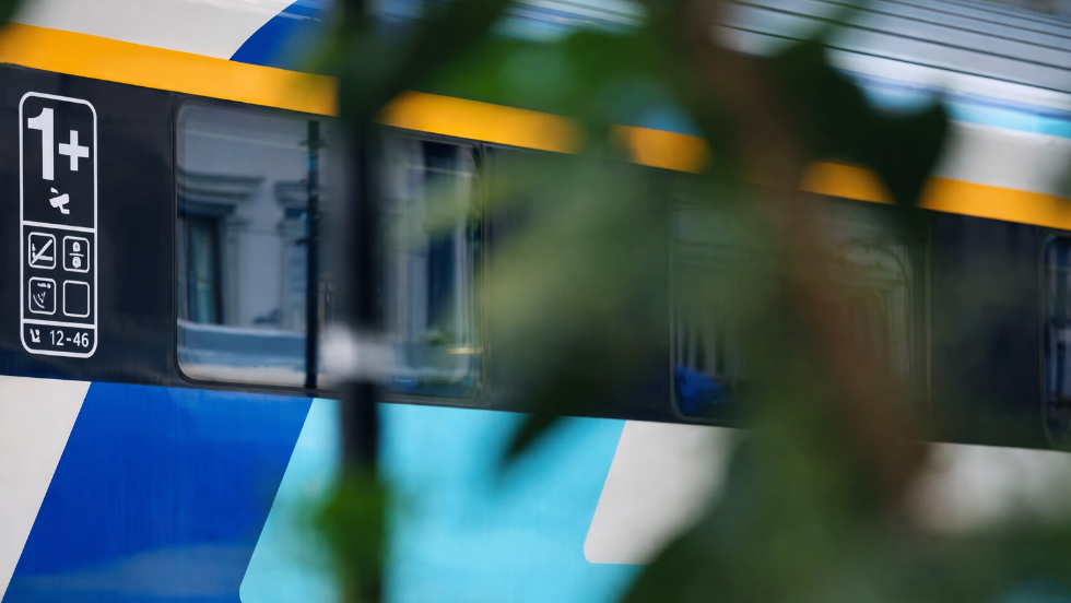 Az �ra�ll�t�s miatt m�dosul n�h�ny vonat �s busz menetrendje