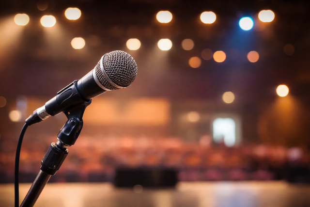 Koncertje k�zben v�dte meg egy rajong�j�t Taylor Swift