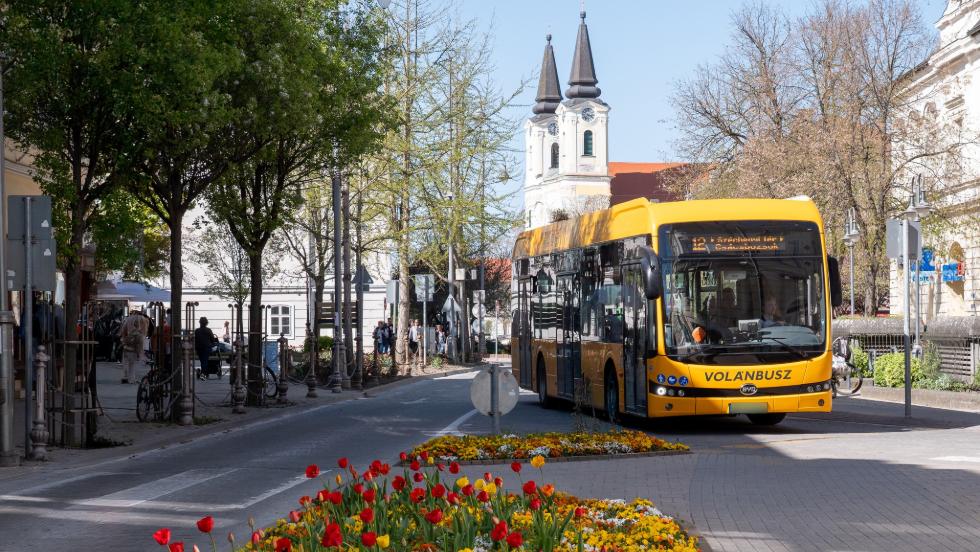 Új burkolatot kaphat a Kossuth utca – megoldási javaslatot tett közzé Balaicz Zoltán Új burkolatot kaphat a Kossuth utca – megoldási javaslatot tett közzé Balaicz Zoltán