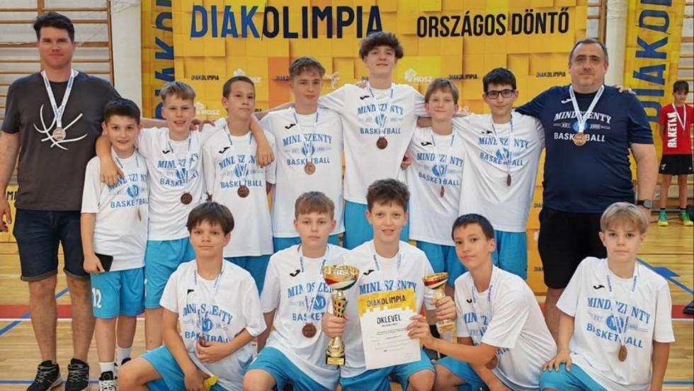 Bronz�rmes lett a Mindszenty-iskola csapata a di�kolimpia orsz�gos d�nt�j�n
