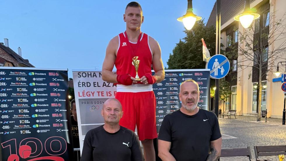 Három aranyéremmel zárták a Dunántúl-bajnokságot a zalaegerszegi ökölvívók
Három aranyéremmel zárták a Dunántúl-bajnokságot a zalaegerszegi ökölvívók