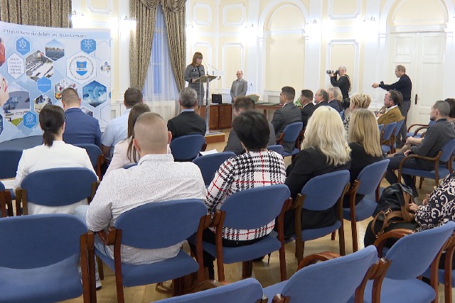 Mesterleveleket adtak át Zalaegerszegen Mesterleveleket adtak át Zalaegerszegen