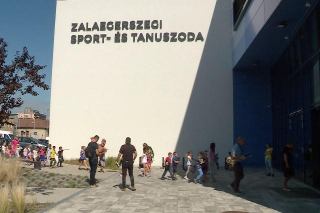 Az uszoda adja a legtbb bevtelt
