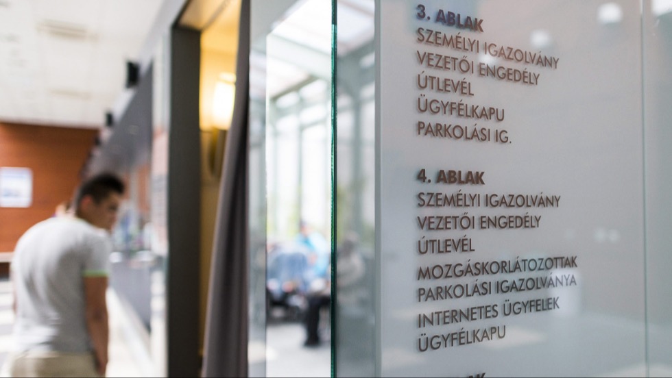 Változnak a névviselés szabályai Változnak a névviselés szabályai