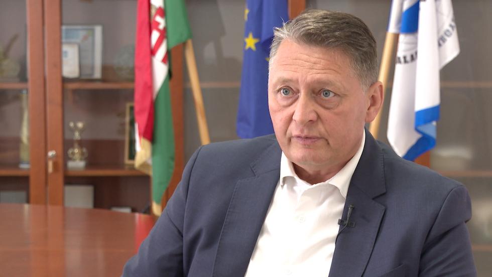 Eltörlik a kötelező kamarai hozzájárulást – Kovács Dezsőt a várható változásokról kérdeztük
Eltörlik a kötelező kamarai hozzájárulást – Kovács Dezsőt a várható változásokról kérdeztük