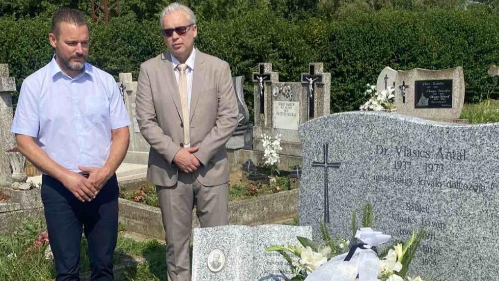 Közös zalai-somogyi tiszteletadás dr. Vlasics Antal síremlékénél
Közös zalai-somogyi tiszteletadás dr. Vlasics Antal síremlékénél