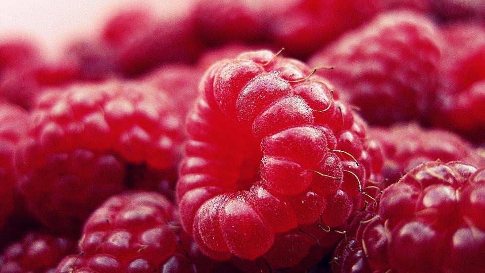 Így tárolja a málnát és a cseresznyét, hogy minél tovább frissek maradjanak Így tárolja a málnát és a cseresznyét, hogy minél tovább frissek maradjanak