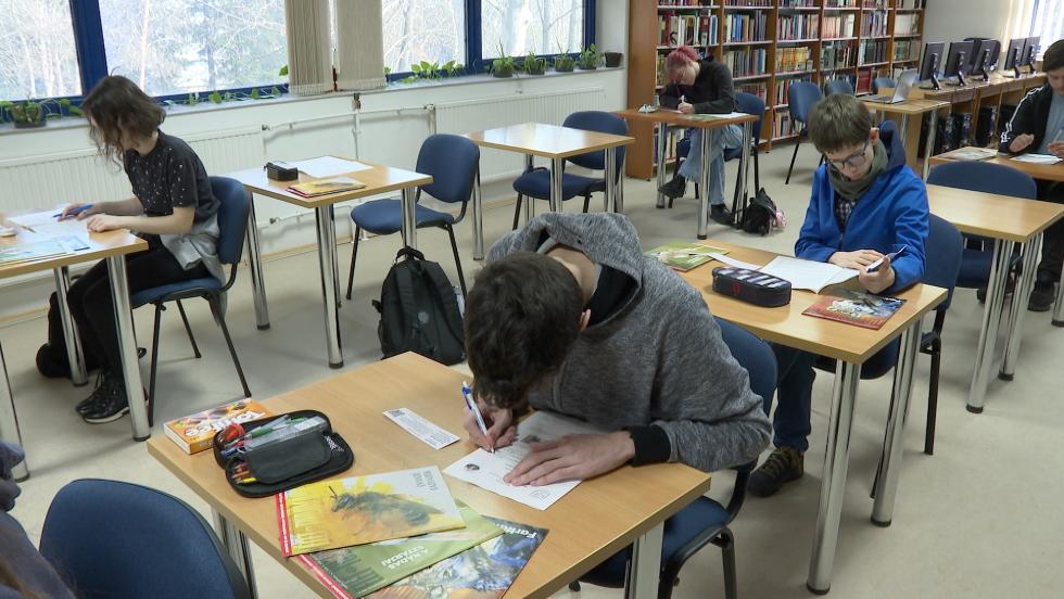 Knyvtrhasznlati verseny Zalaegerszegen: dikok mrtk ssze tudsukat