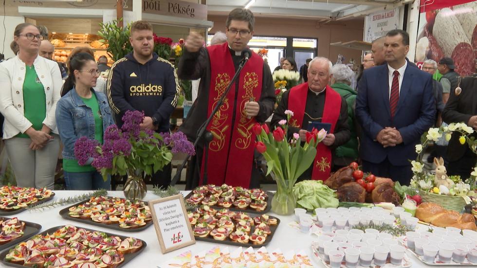 Hsvti nnepi hangulat, kstol s szentels vrta a ltogatkat a Zalaegerszegi Vsrcsarnokban