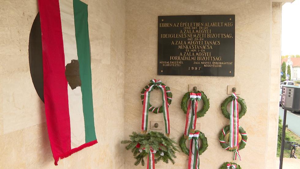 Főhajtás – Az 1956-os forradalom hőseire emlékeztek Zalaegerszegen Főhajtás – Az 1956-os forradalom hőseire emlékeztek Zalaegerszegen