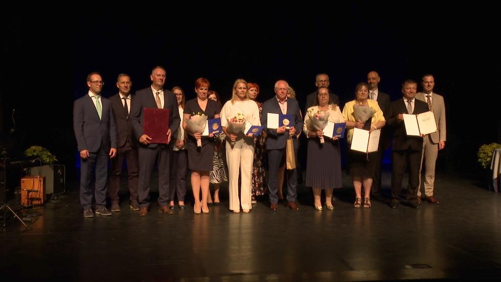Tantestületet is jutalmaztak a zalaegerszegi pedagógusnapon Tantestületet is jutalmaztak a zalaegerszegi pedagógusnapon