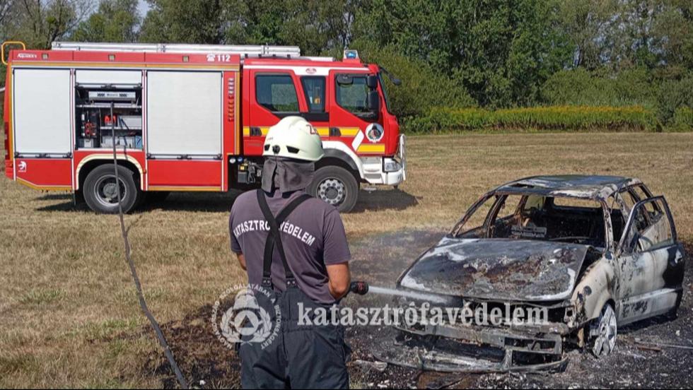 Teljesen kiégett egy autó Zalaegerszegen Teljesen kiégett egy autó Zalaegerszegen