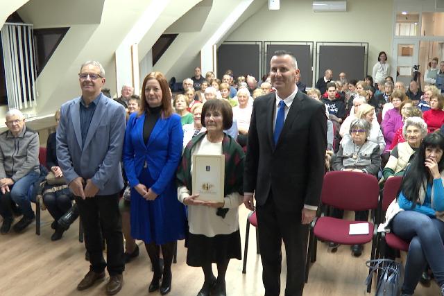 25 �ves a Lok�lpatri�ta Klub