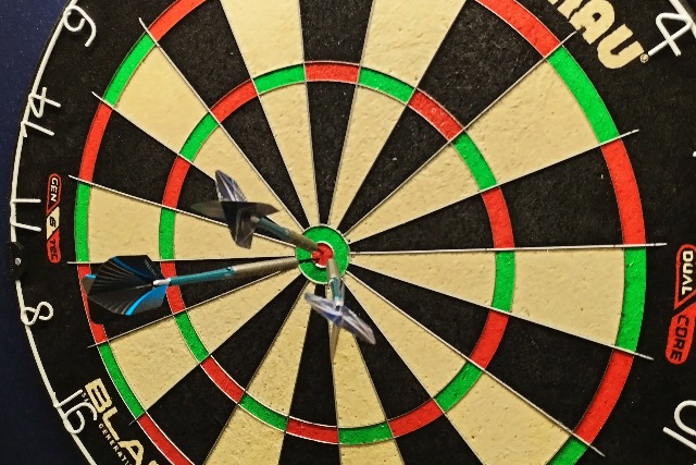 R�cz Tibor nyerte a DartsCs�t�rt�k els� augusztusi fordul�j�t