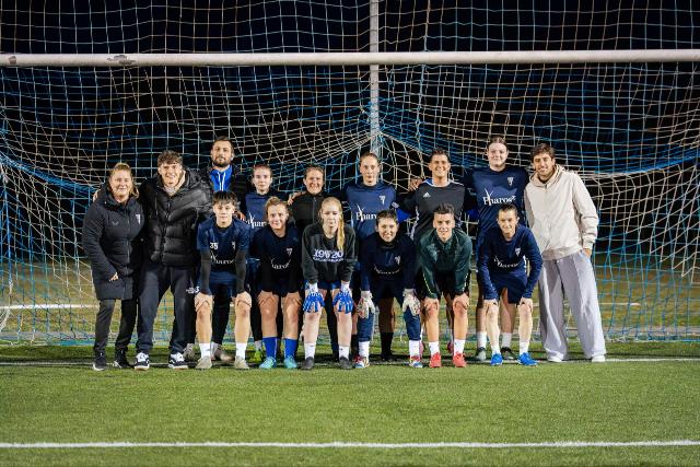 Gy�zelem idegenben, szoros veres�g az �llovas ellen