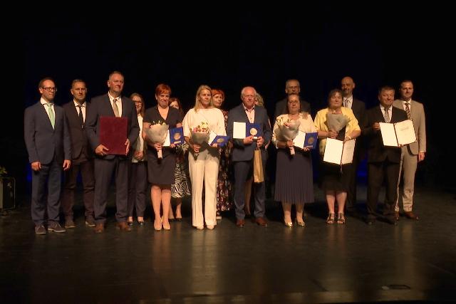 Tantest�letet is jutalmaztak a zalaegerszegi pedag�gusnapon