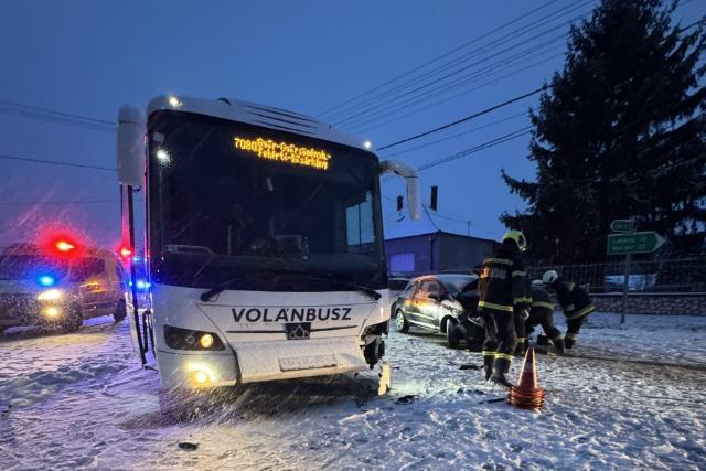 H�helyzet – 323 riaszt�s futott be a t�zolt�khoz egyetlen nap alatt, �ramell�t�si zavarok vannak