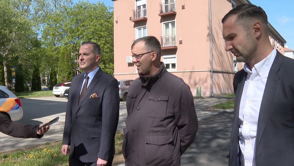 Megújult a Platán sor és a Jókai utca közötti szakasz Megújult a Platán sor és a Jókai utca közötti szakasz