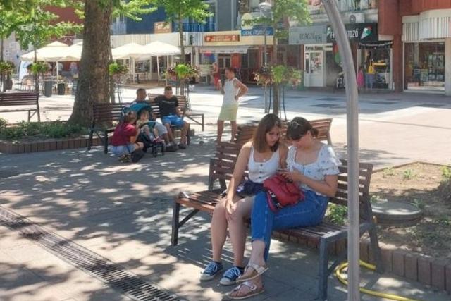 Mi értelme a rongálásnak? Hetente hússzor javítják a Dísz téri párakaput Mi értelme a rongálásnak? Hetente hússzor javítják a Dísz téri párakaput