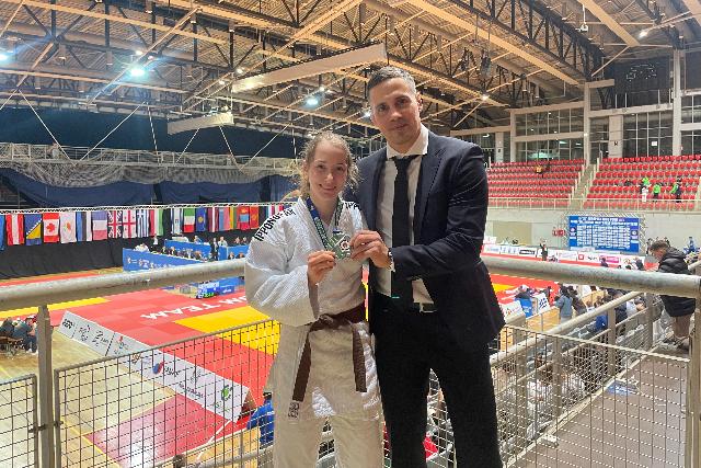 Tak�cs N�ra t�rt�nelmet �rt, ez�st�rmet szerzett Porecben