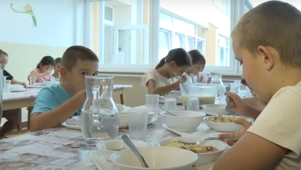 Fiatalon és fitten: Egy határon átnyúló egészségfejlesztési program Fiatalon és fitten: Egy határon átnyúló egészségfejlesztési program