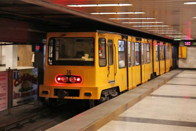 Vers a peronon – Klasszikus és kortárs versek egész héten a kisföldalattin Vers a peronon – Klasszikus és kortárs versek egész héten a kisföldalattin