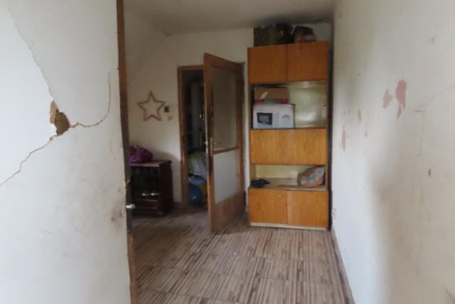 Kiszolg�ltatott embereket dolgoztatott �s a p�nz�ket is elvette a zalaszentiv�ni n�