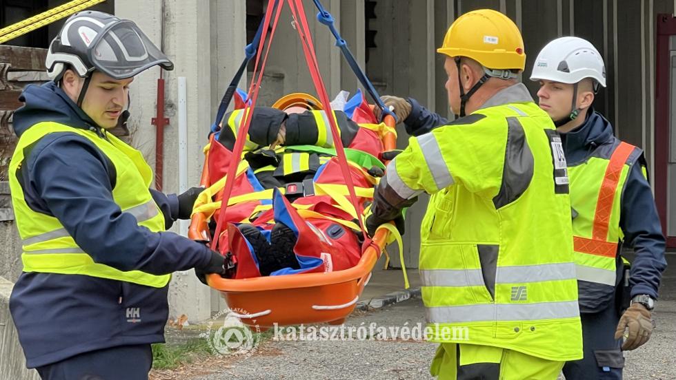 Újabb öt évre szerzett minősítést a Zala Különleges Mentők és ÖTE Újabb öt évre szerzett minősítést a Zala Különleges Mentők és ÖTE