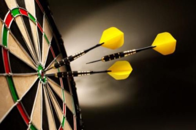 Ism�t R�cz Tibor nyerte a DartsCs�t�rt�k�t