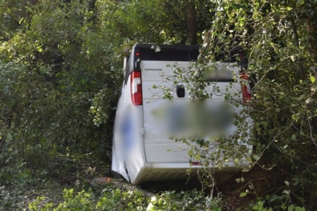 Tetejére borulva állt meg egy tehergépkocsi a 74-es főúton Tetejére borulva állt meg egy tehergépkocsi a 74-es főúton