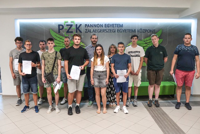 Tehetséggondozó program a PE Zalaegerszegi Egyetemi Központjában Tehetséggondozó program a PE Zalaegerszegi Egyetemi Központjában