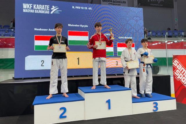 Magyar bajnoki dobog�n v�gzett Neubauer Andr�s