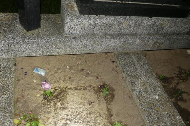 Rokona sírjába rejtette a lopott pénzt a zalai nő Rokona sírjába rejtette a lopott pénzt a zalai nő