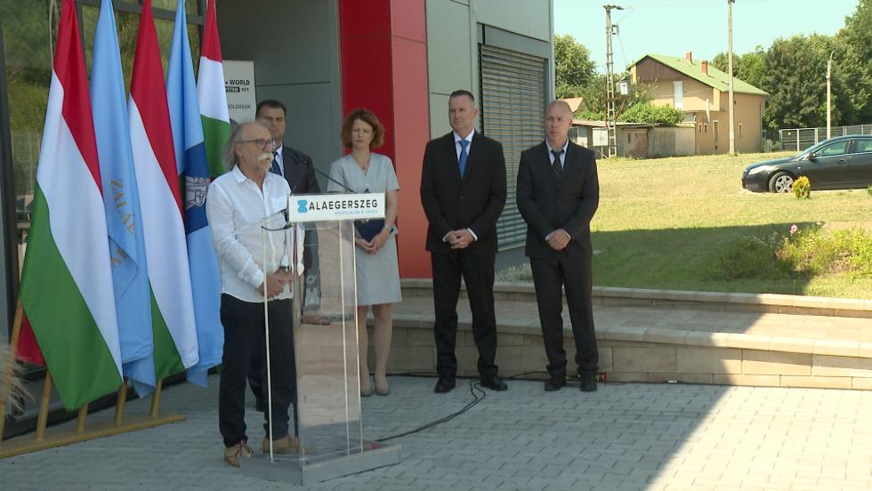 Új iparcsarnokot avattak – a nemzetközi piac felé nyit a zalaegerszegi vállalkozás Új iparcsarnokot avattak – a nemzetközi piac felé nyit a zalaegerszegi vállalkozás