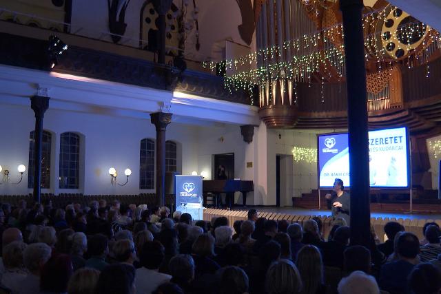 Szeretetre hangoldtak az Egszsg Akadmin