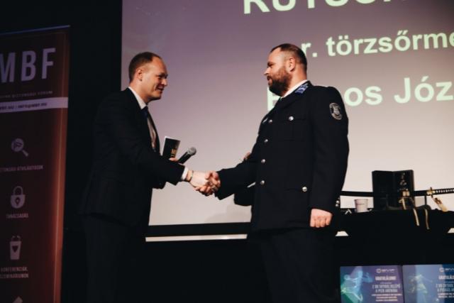 Borsos József Díjat kapott az életmentő zalai rendőr, Rutsch Tamás Borsos József Díjat kapott az életmentő zalai rendőr, Rutsch Tamás