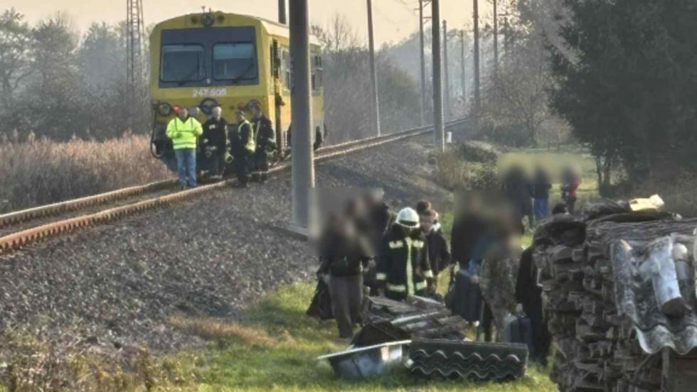 Vonattal ütközött egy autó Zalaegerszegen – Frissítve
Vonattal ütközött egy autó Zalaegerszegen – Frissítve