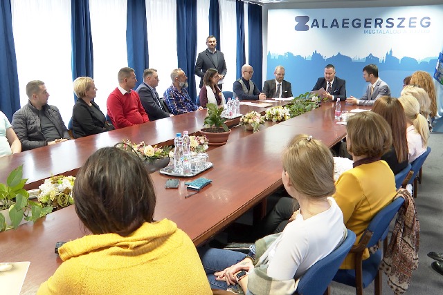 Minden eddiginl nagyobb szabs lesz a htfn kezdd Egerszegi Advent