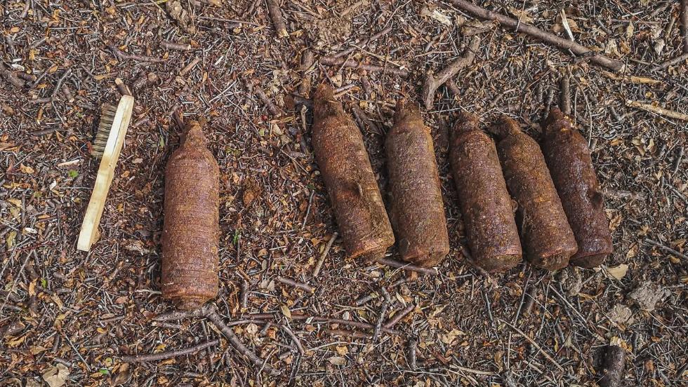 Bombákat találtak a Liszt Ferenc repülőtérnél Bombákat találtak a Liszt Ferenc repülőtérnél