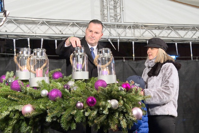 Meggyújtották a negyedik gyertyát, ezzel lezárult az Egerszegi Advent Meggyújtották a negyedik gyertyát, ezzel lezárult az Egerszegi Advent