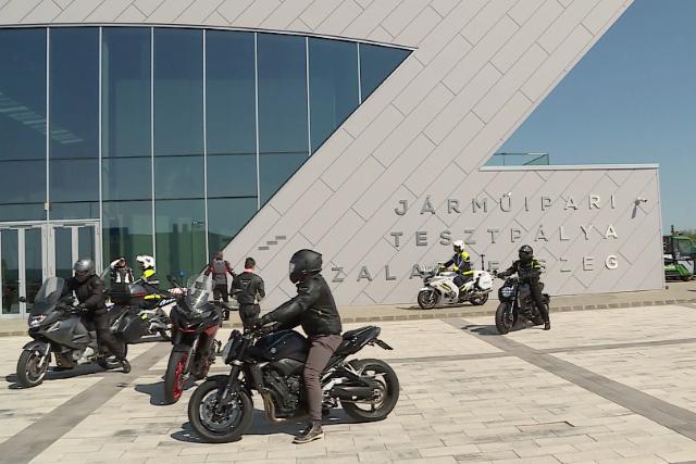 Motorosok a zalaegerszegi tesztpályán – felkészülés a biztonságos szezonra Motorosok a zalaegerszegi tesztpályán – felkészülés a biztonságos szezonra