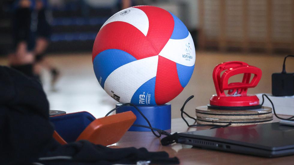 Vegyes rplabdatornt rendeztek az Ostoros csarnokban
