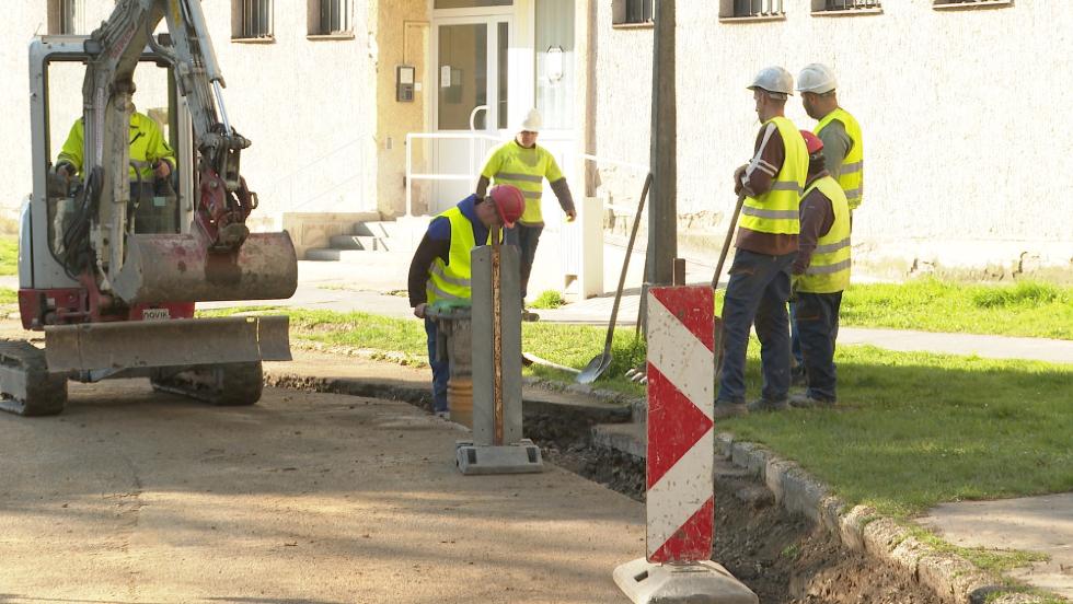 Landorhegyen folytatdik az ivvzhlzat feljtsa 