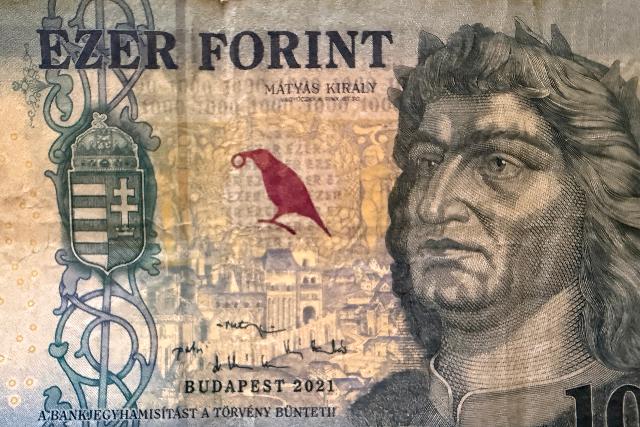 Megjelentek az �j ezer forintos bankjegyek